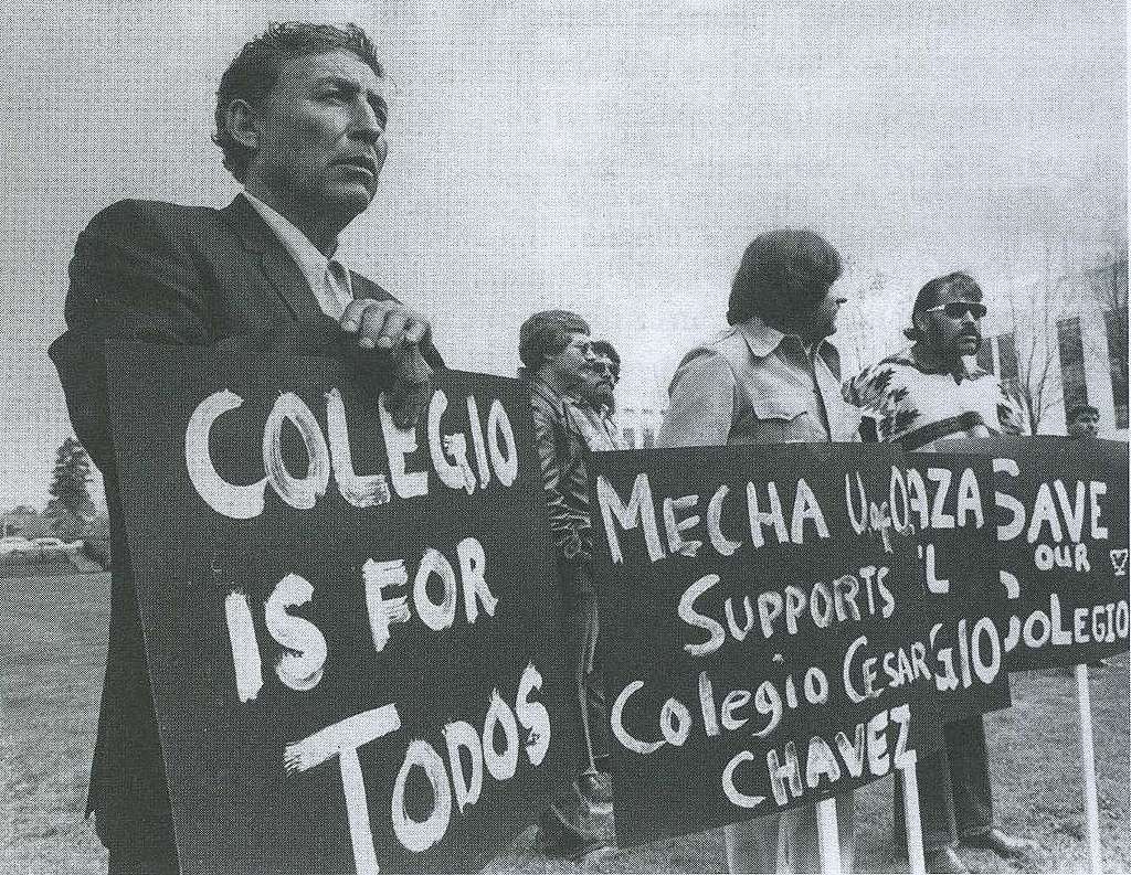 Supporters of Cesar Chavez, founder of the National Farm Workers Association. © Movimentos, Wikimedia Commons CC 3.0