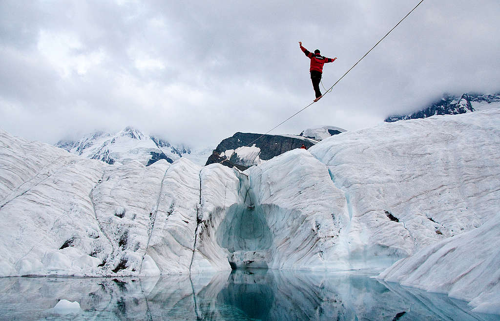 Climate Action with Tightrope Walker. © Greenpeace / Christian Schmutz