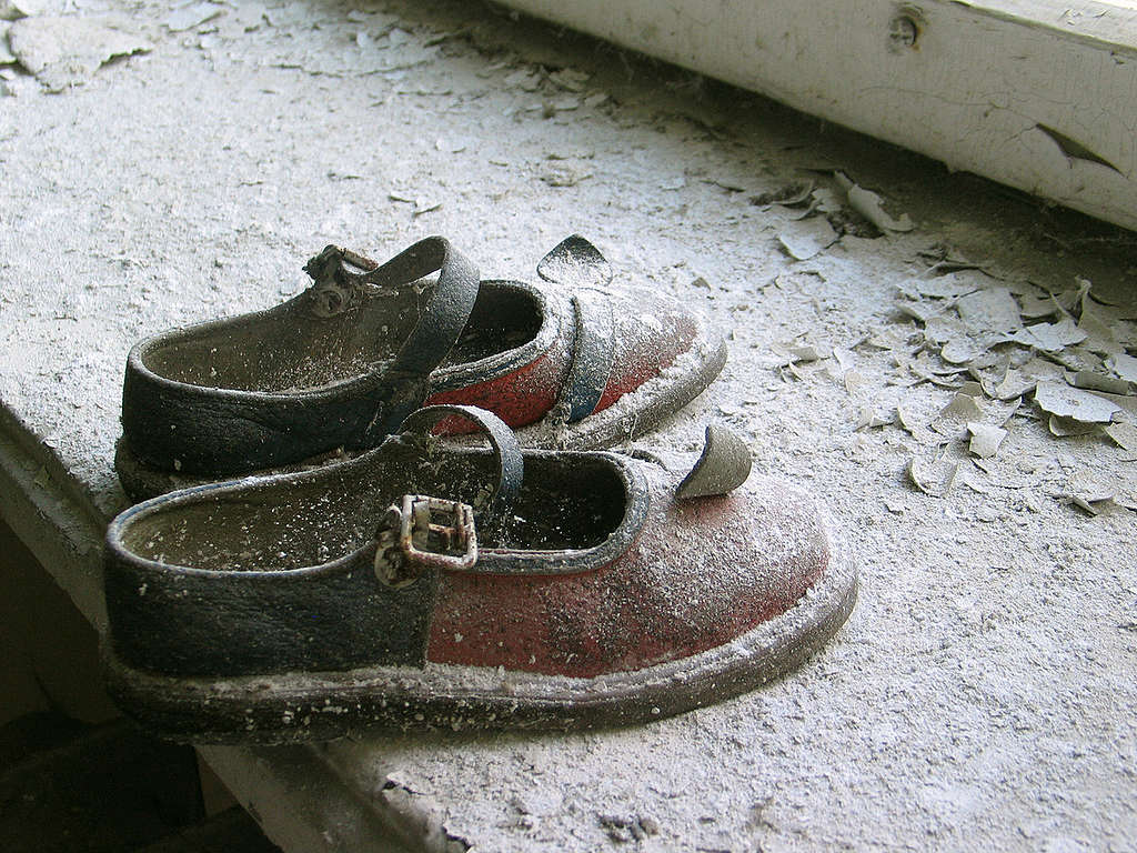 Abandoned Baby Shoes in Pripyat. © Vaclav Vasku / Greenpeace