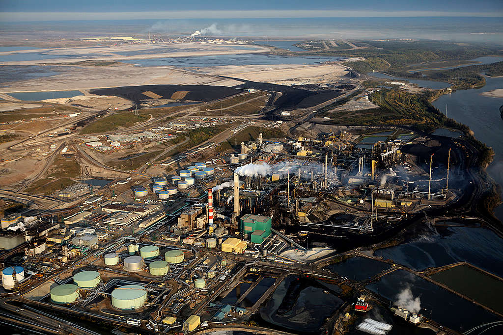 Suncor Oil Refinery. © Greenpeace / Colin O'Connor Suncor Oil Refinery. © Greenpeace / Colin O'Connor