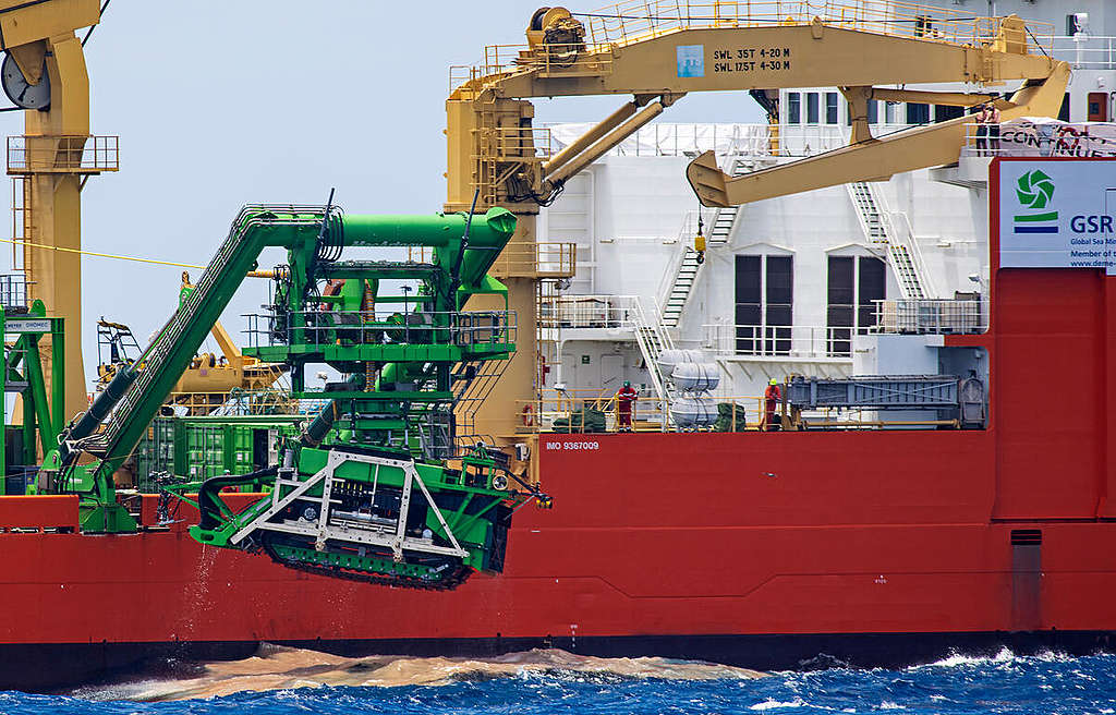 Bearing Witness to the Deep Sea Mining Industry in the Pacific. © Marten  van Dijl / Greenpeace