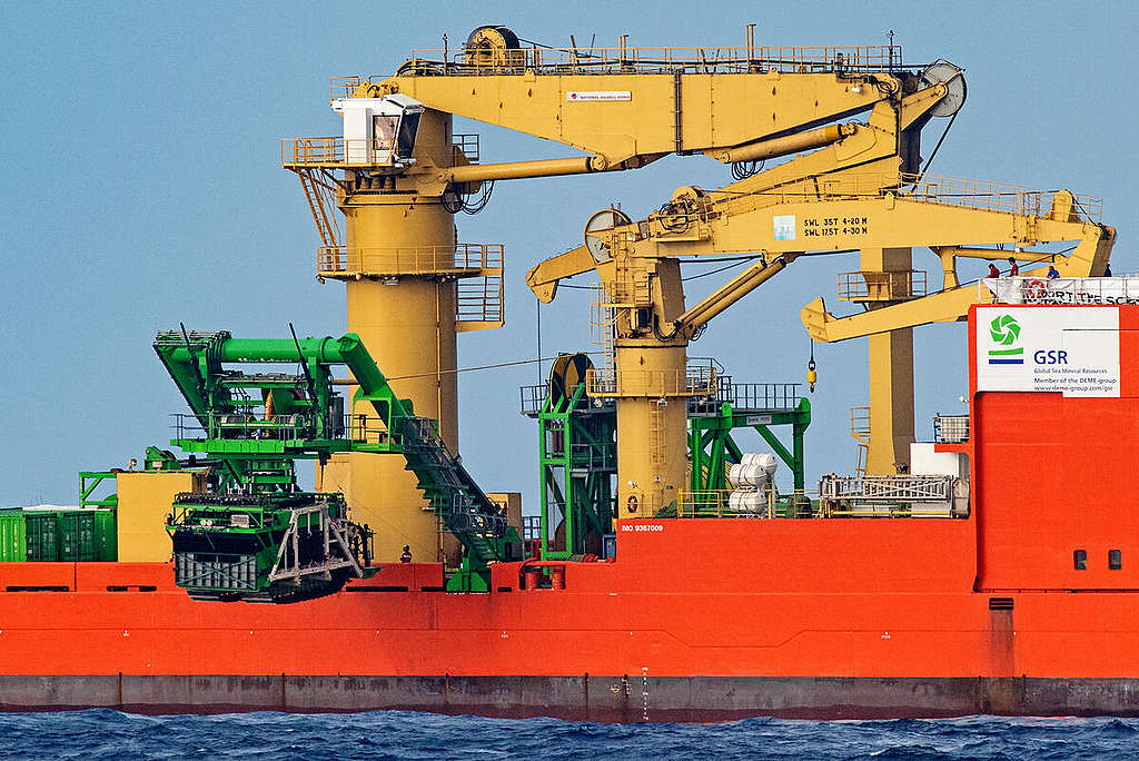 Bearing Witness to the Deep Sea Mining Industry in the Pacific. © Marten  van Dijl / Greenpeace