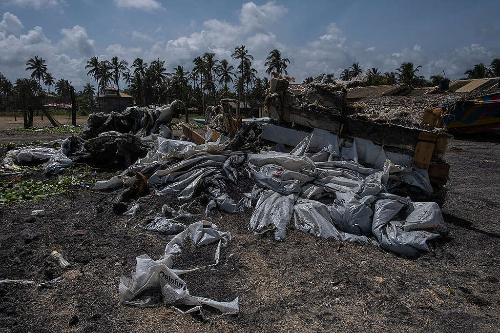 X-Press-Pearl Accident Aftermath in Sri Lanka. © Tashiya de Mel / Greenpeace