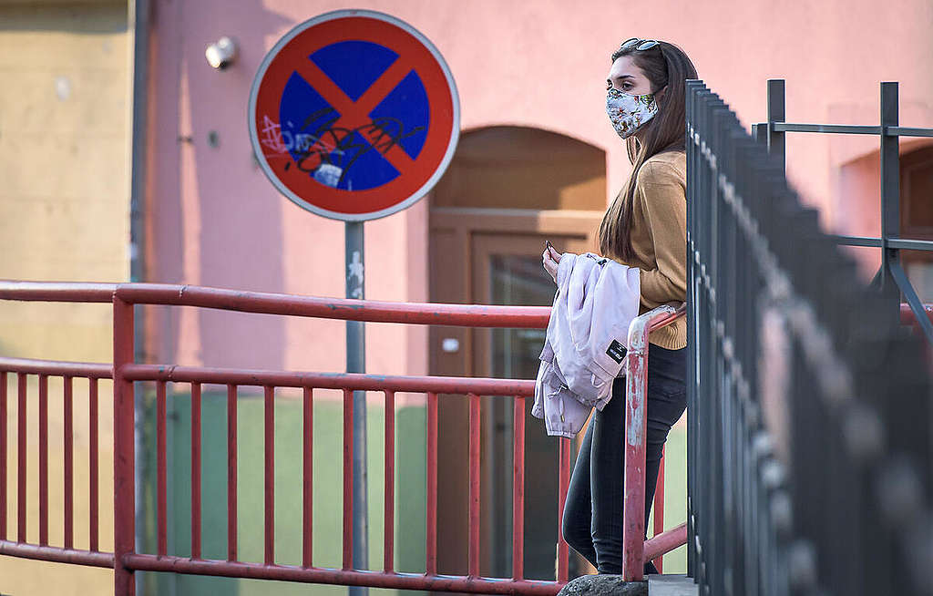 Coronavirus (COVID-19) Shutdown in Prague. © Petr Zewlakk Vrabec / Greenpeace