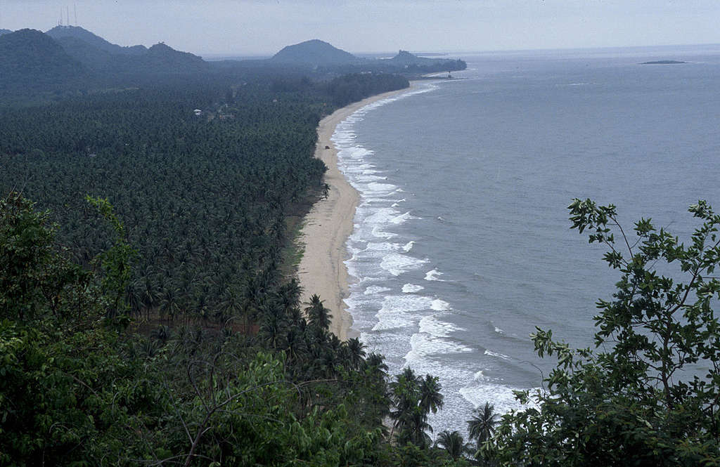 Panoramic view over a pristine coastline of the Prachuab Khiri Khan region. © Greenpeace / Yvan Cohen