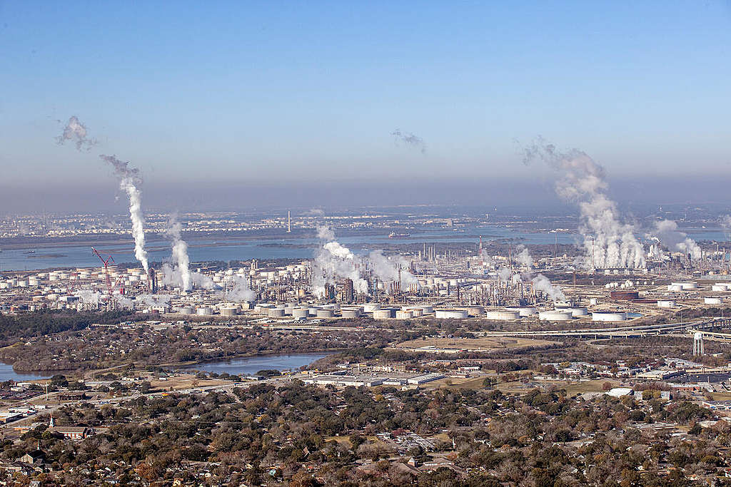 Oil Facilities in Texas. © Aaron Sprecher / Greenpeace