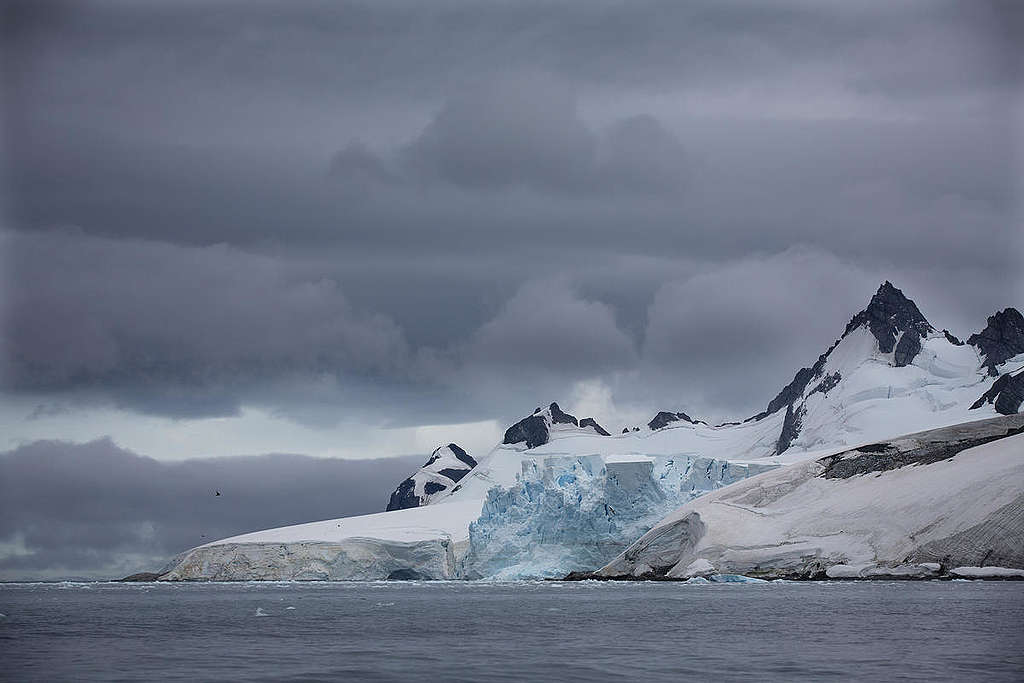 Errera Channel in Antarctica. © Abbie Trayler-Smith / Greenpeace