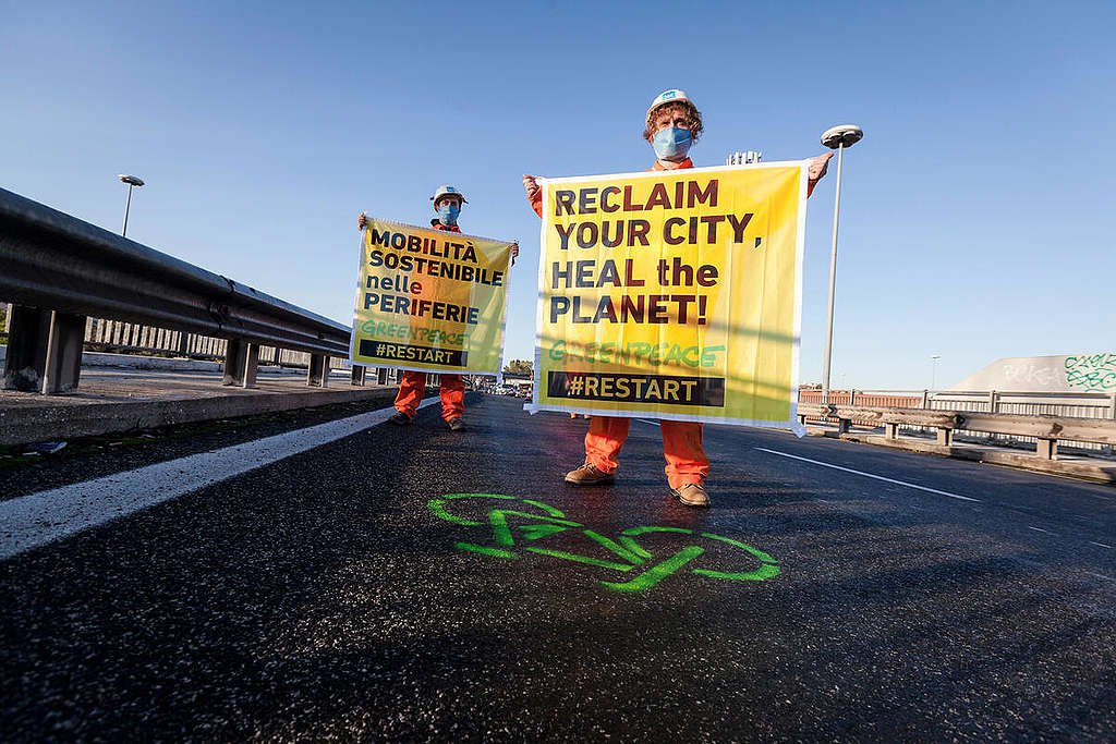 Acción de Movilidad Urbana en Roma. © Francesco Alesi / Greenpeace