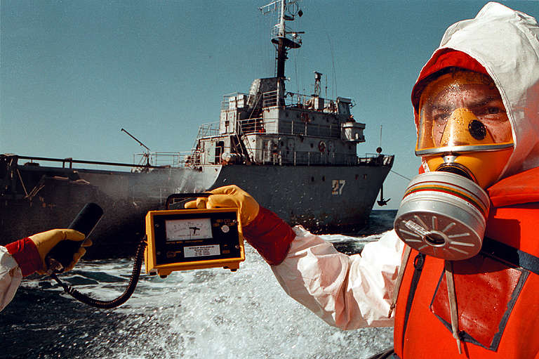 Radioactive Waste Dumping Action in Japan. © Greenpeace / Hiroto Kiryu