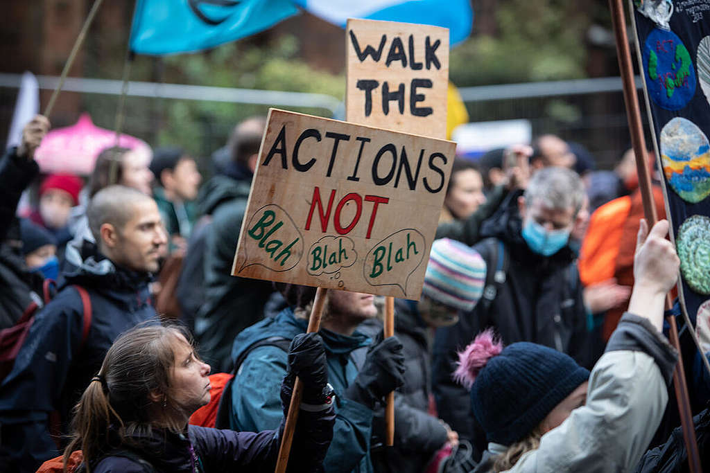 Global Day of Action, climate march through the streets of Glasgow. © Jeremy Sutton-Hibbert / Greenpeace