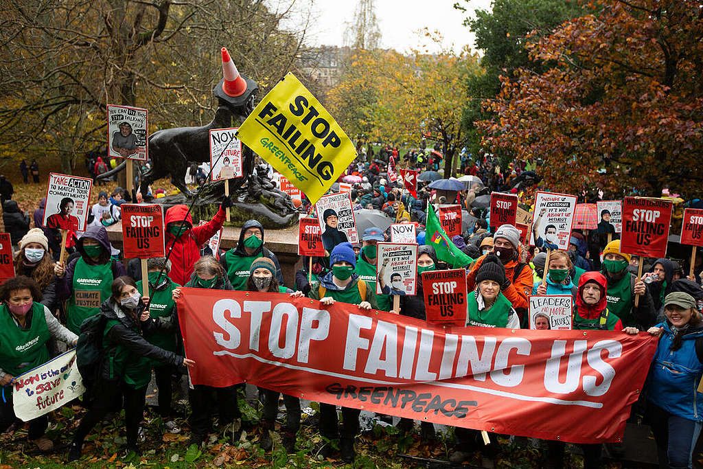 Global Day of Action, climate march through the streets of Glasgow. © Jeremy Sutton-Hibbert / Greenpeace
