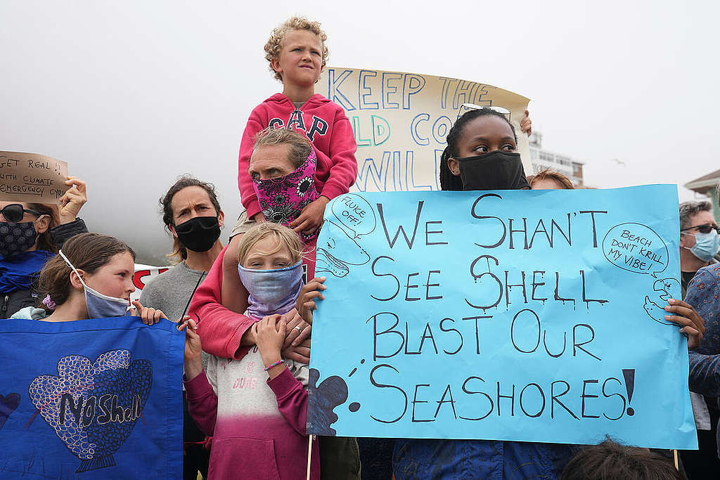 Protest against Shell's Seismic Blasting Plans in South Africa. © Greenpeace / Fixerfilm Protest against Shell's Seismic Blasting Plans in South Africa. © Greenpeace / Fixerfilm