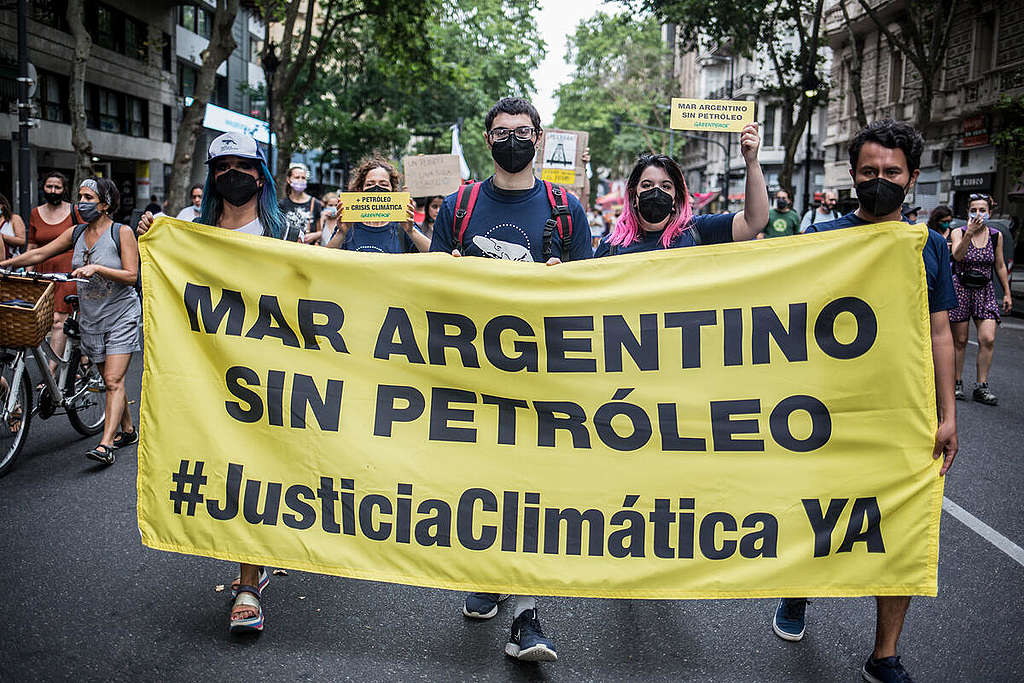 March in Buenos Aires against Offshore Oil Exploration. Lucía Alejandra Prieto / Greenpeace