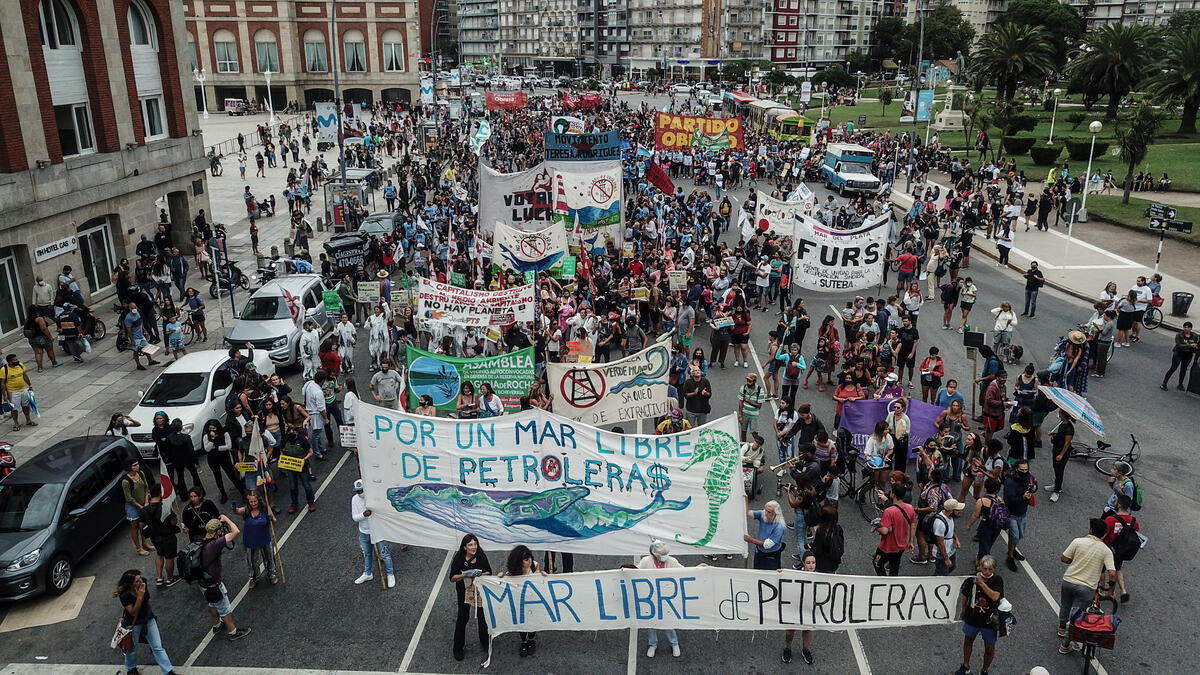 March in Mar del Plata against Offshore Oil Exploration Part 2. © Maximiliano Gutiérrez / Greenpeace