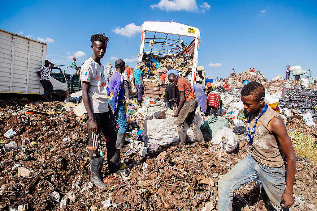 Africa Lives - People at Dandora Dumpsite in Kenya. © Greenpeace Africa