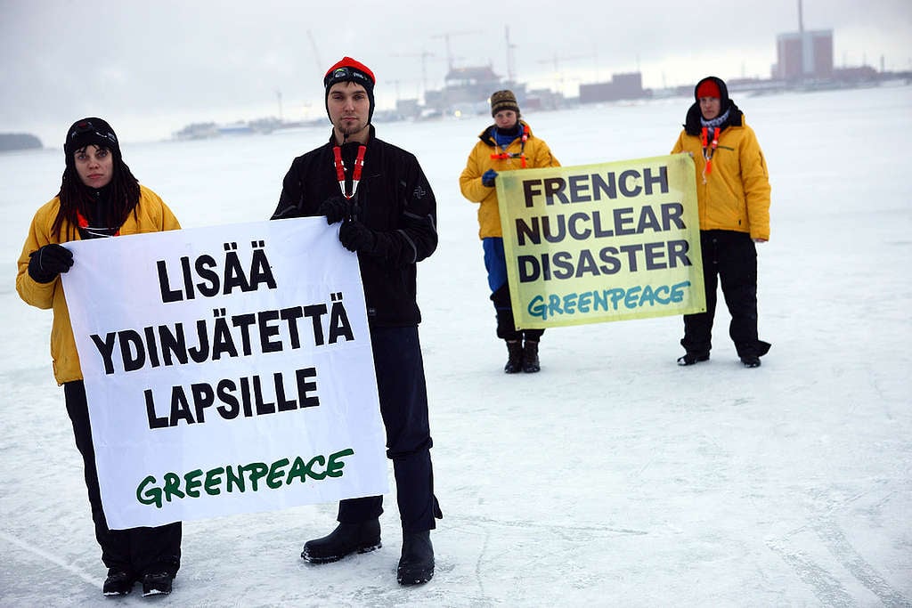 Nuclear Action at Power Plant in Olkiluoto. © Patrik Rastenberger / Greenpeace Nuclear Action at Power Plant in Olkiluoto. © Patrik Rastenberger / Greenpeace