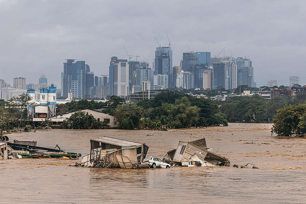 Typhoon Vamco Aftermath in Manila. © Jilson Tiu Typhoon Vamco Aftermath in Manila. © Jilson Tiu