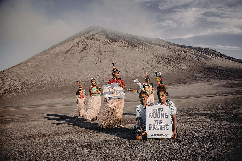 Pacific Climate Activists hold an action in Vanuatu for Climate Justice during COP26. © Greenpeace