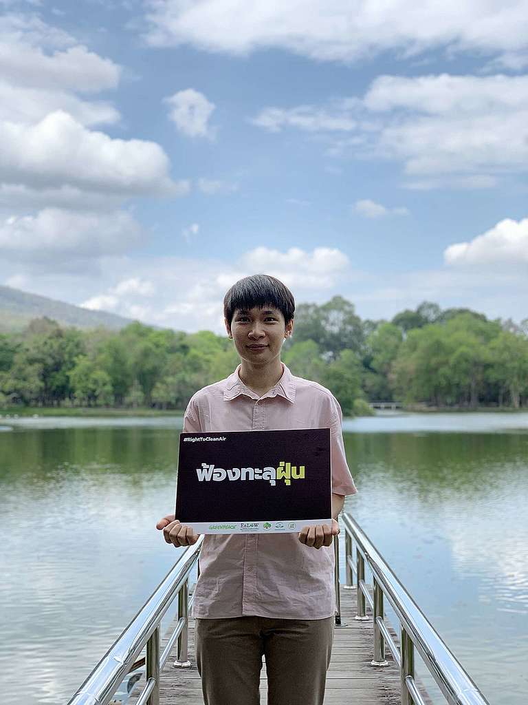 Thai citizen joining the global movement. © For Chiangmai Breath Group