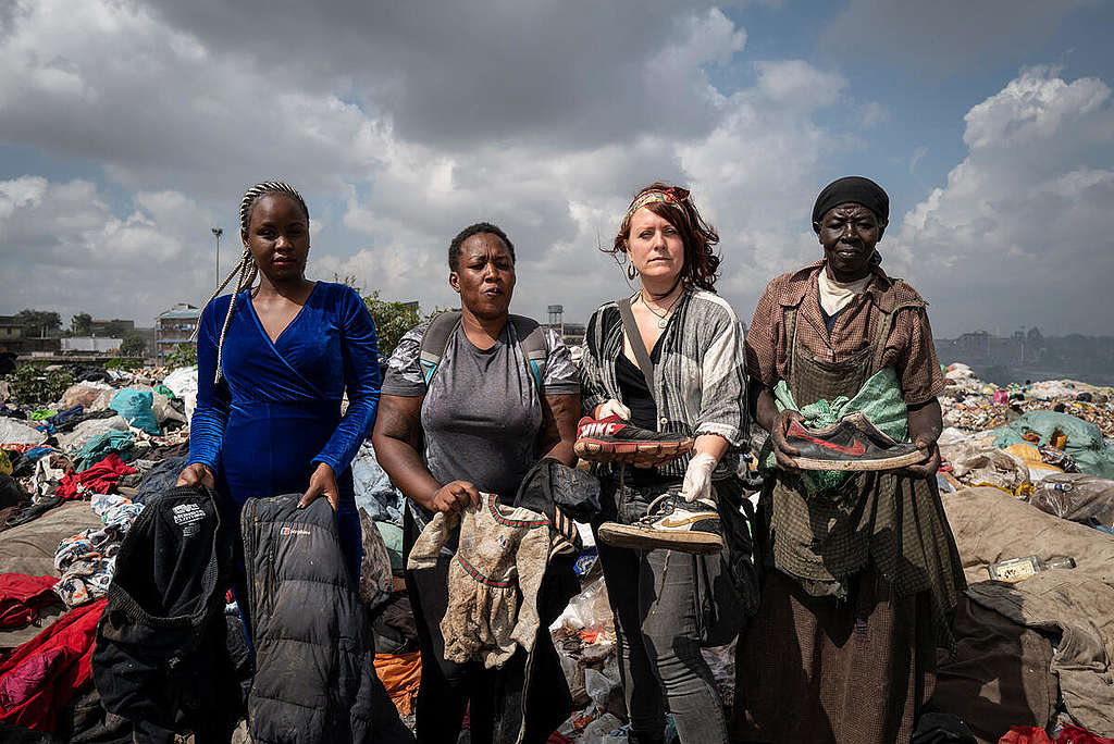 Fast Fashion Research in Kenya. © Kevin McElvaney / Greenpeace Fast Fashion Research in Kenya. Dandora dumpsite, Kenya. Due to increasing overproduction from Fast Fashion brands, massive amounts of textiles and shoes end up on dumpsites, rivers or being burnt on open fires. © Kevin McElvaney / Greenpeace