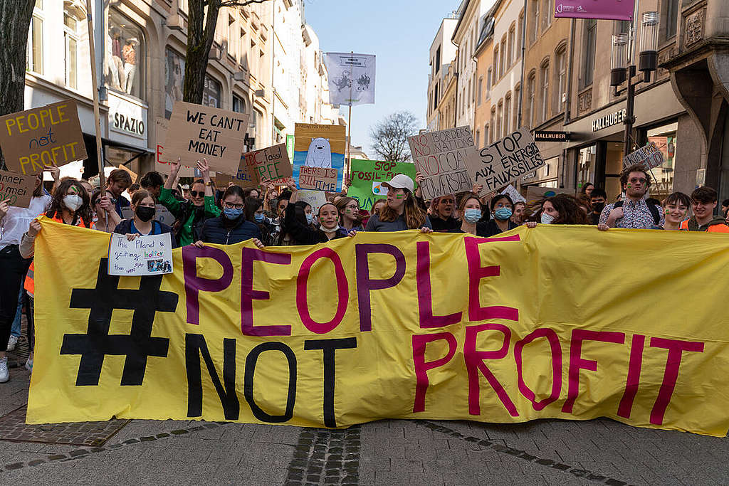 Climate March - People Not Profit - in Luxembourg. © Frederic Meys / Greenpeace Climate March - People Not Profit - in Luxembourg. © Frederic Meys / Greenpeace