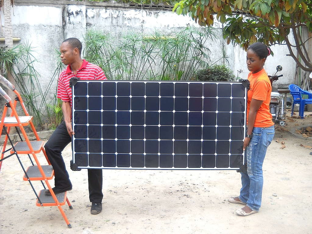 Solar Energy Training in Kinshasa. © Greenpeace / Crispin Assimbo Bosenge