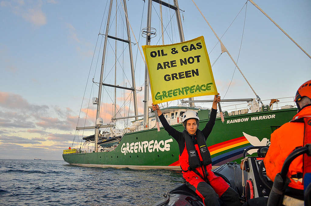 Dando testimonio de las pruebas sísmicas en el mar Jónico, en Grecia. © Nicoletta Zarifi / Greenpeace