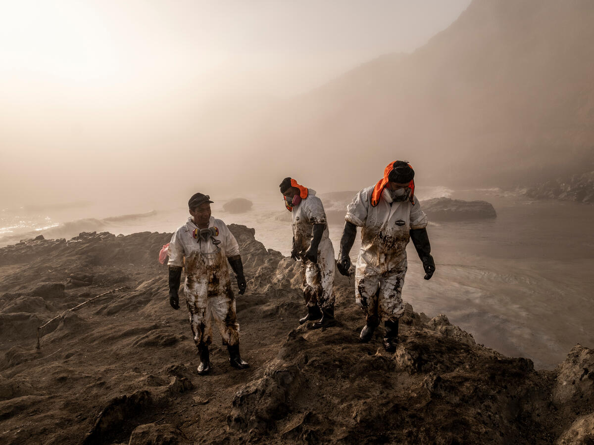 Peru Oil Spill. © Musuk Nolte / Greenpeace