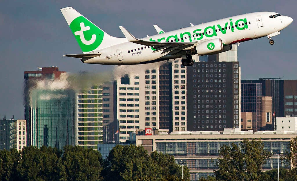 Rotterdam The Hague Airport in the Netherlands. © Marten  van Dijl / Greenpeace