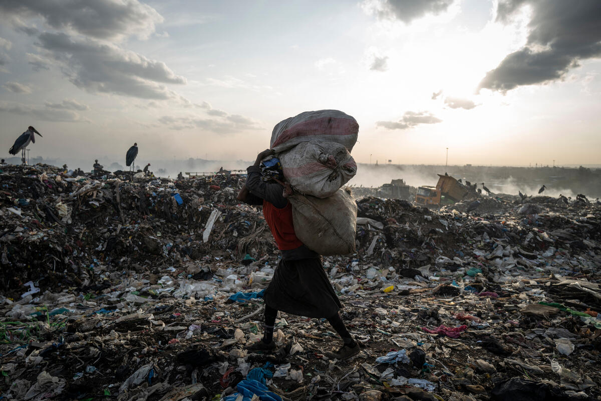 Fast Fashion Research in Kenya. © Kevin McElvaney / Greenpeace