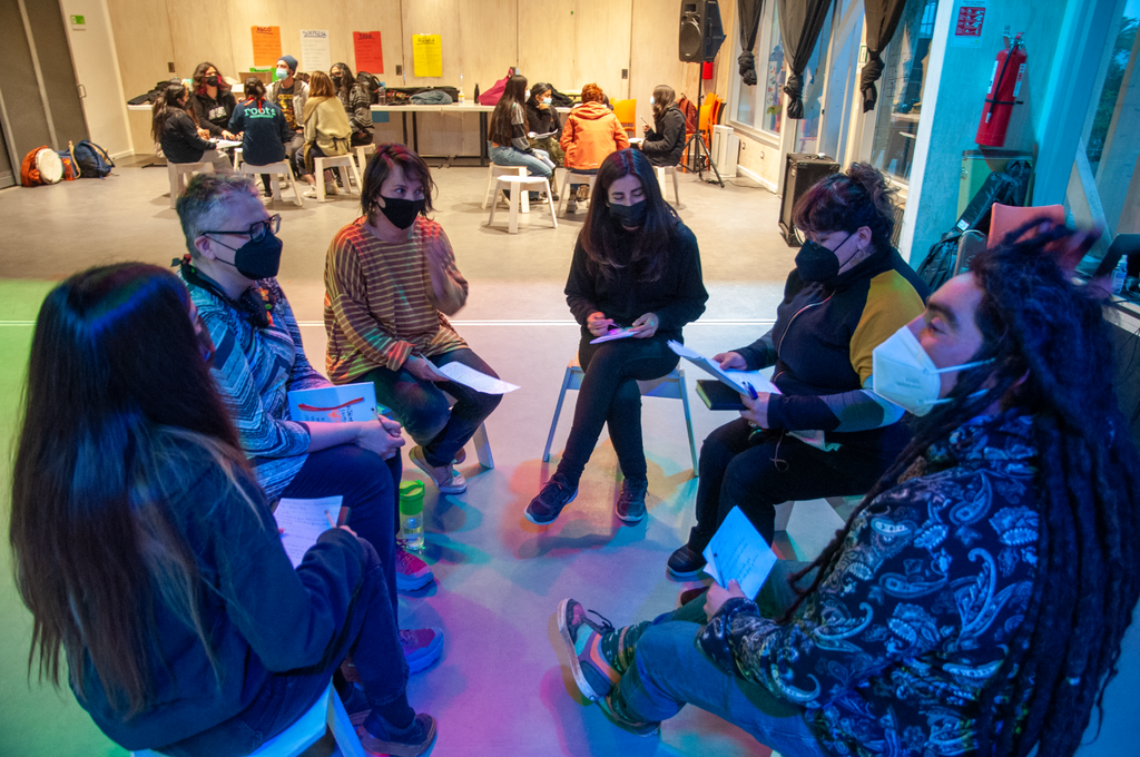 Artists and activist practice a collective musical composition in Chile. © Bruno Giambelluca / Greenpeace © Bruno Giambelluca / Greenpeace