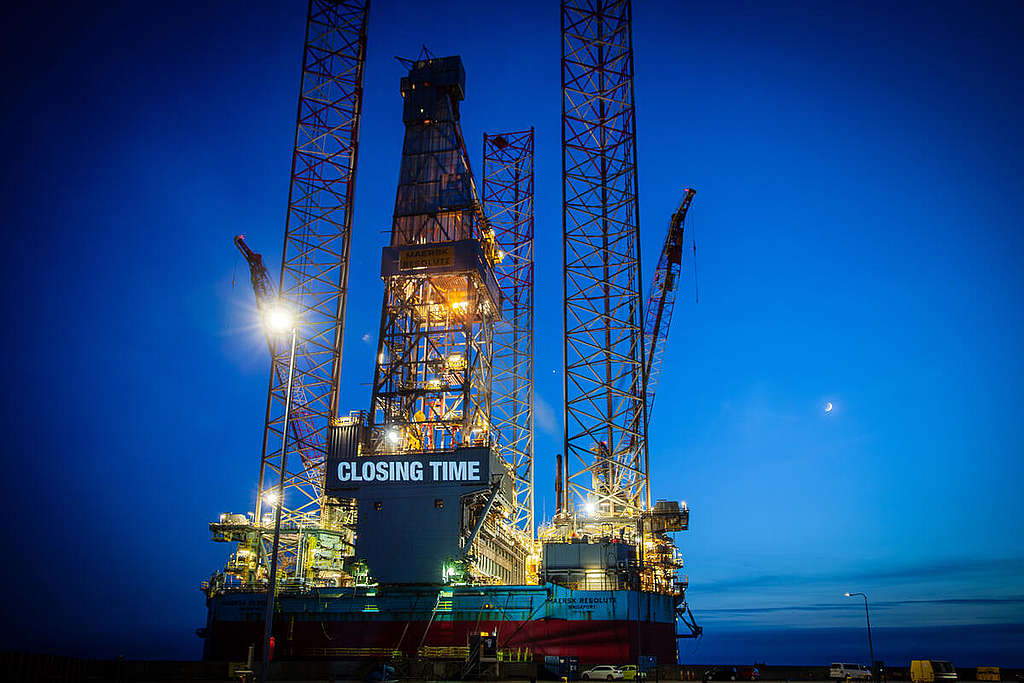 Oil Rig Projection in Esbjerg, Denmark. © Michael Hedelain / Greenpeace Oil Rig Projection in Esbjerg, Denmark. © Michael Hedelain / Greenpeace