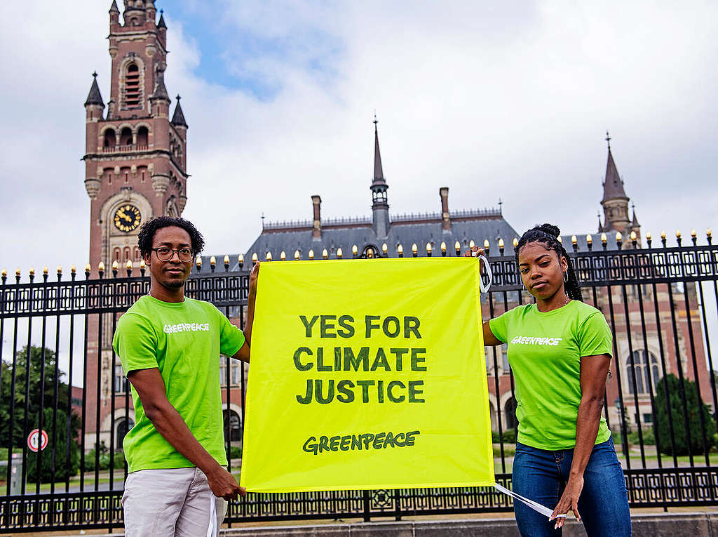 Demanding climate justice for Vanuatu in The Hague, Netherlands © Marten van Dijl / Greenpeace