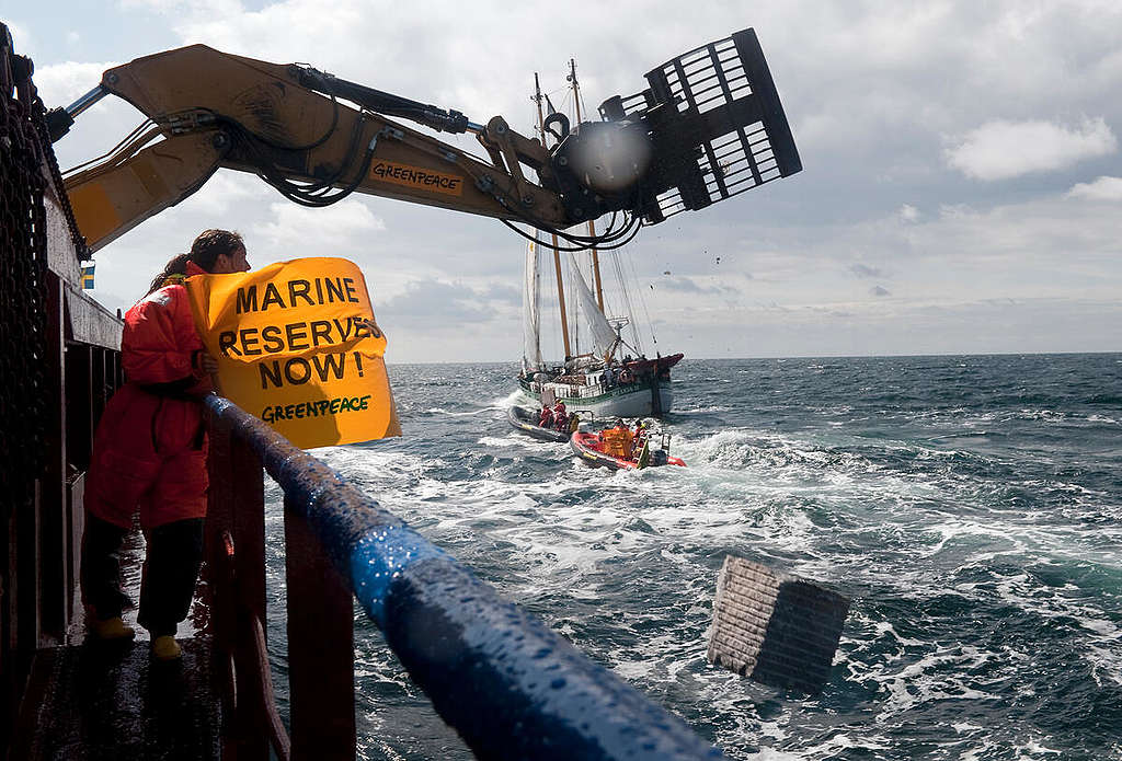 Placing Stones in Fladen to Stop Bottom Trawling.