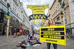 "Made for the bin?!" Action against Fast Fashion in Vienna.