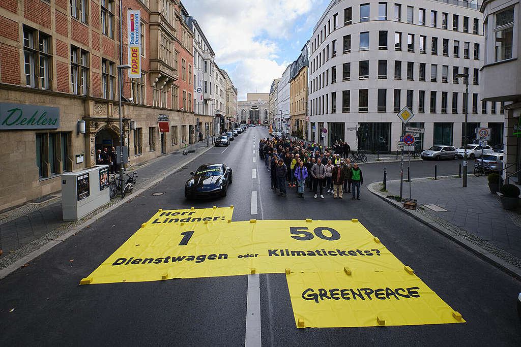 Climate Ticket instead of Company Car Privilege Berlin. Climate Ticket instead of Company Car Privilege Berlin.