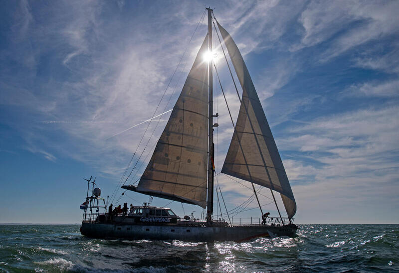 The Greenpeace ship SY Witness sails away from the Netherlands for her maiden voyage and first mission. © Marten  van Dijl / Greenpeace