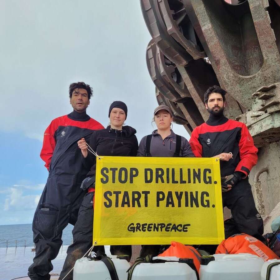Greenpeace Activists Occupy Shell Oil Platform. © Greenpeace