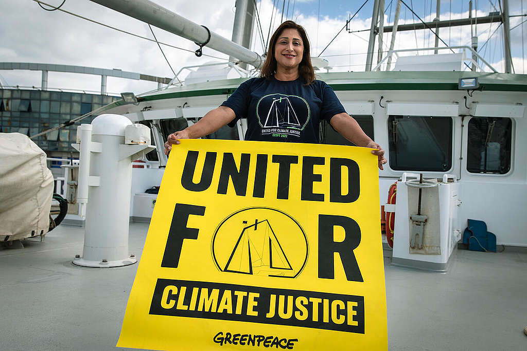 Ghiwa Nakat on Rainbow Warrior in Egypt. © Andrew McConnell / Greenpeace