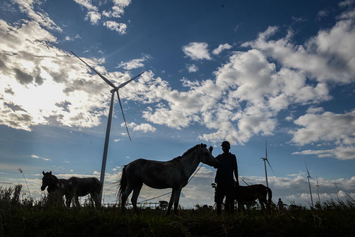 Jeneponto Wind Power Plant in Sulawesi. © Muchtamir / Greenpeace