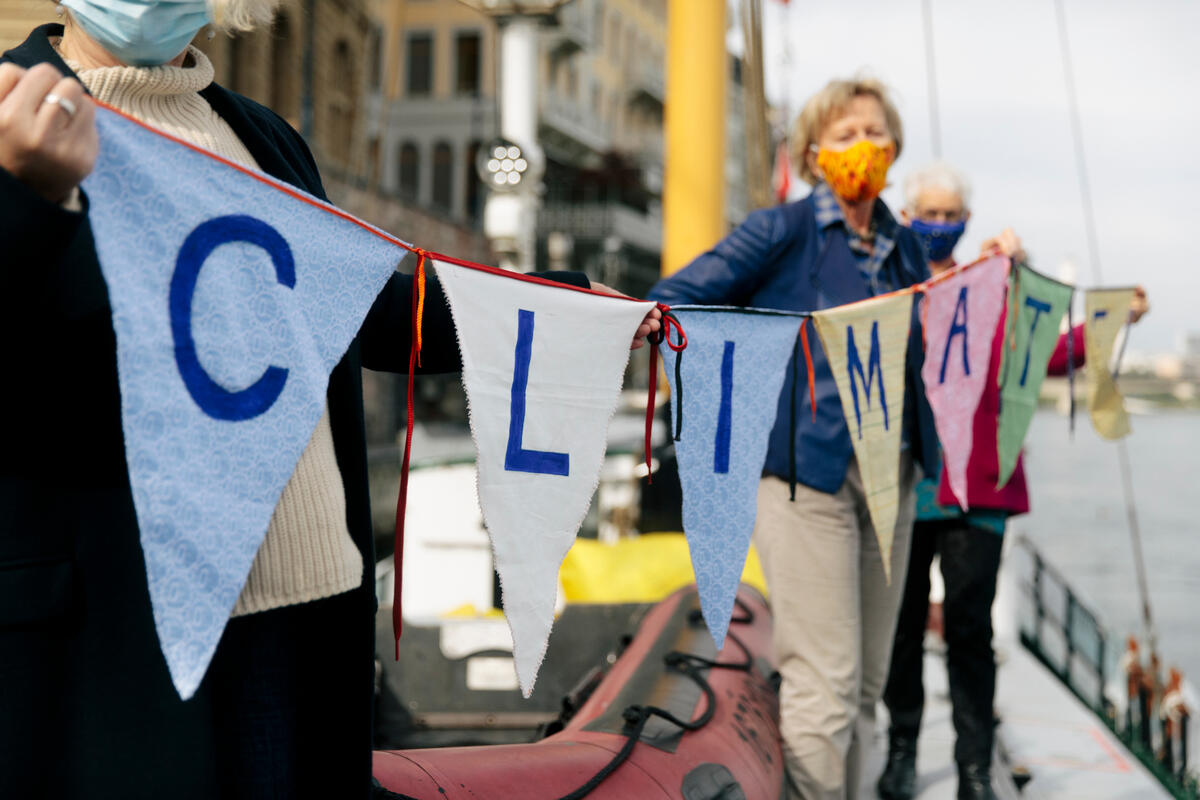 Climate Seniors on MV Beluga in Basel (Travelling to Strasbourg). © Greenpeace / Joël Hunn