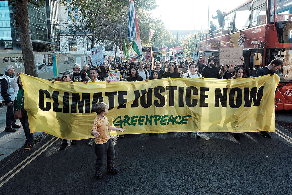 March for Climate Justice in London. © Angela Christofilou / Greenpeace