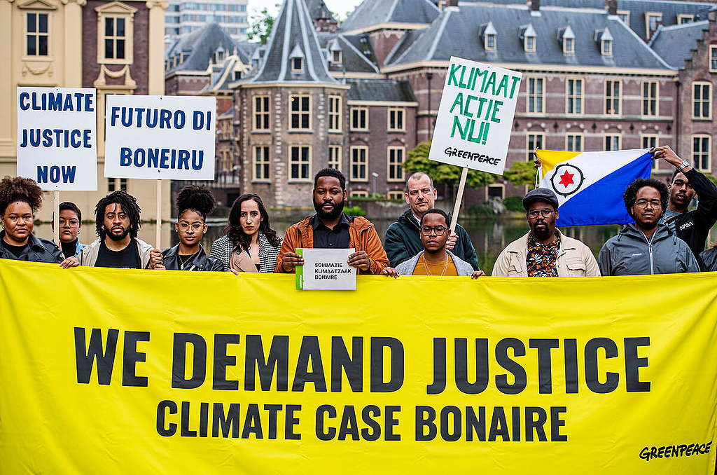 Bonaire Climate Legal Case Launch in The Hague. © Marten van Dijl / Greenpeace