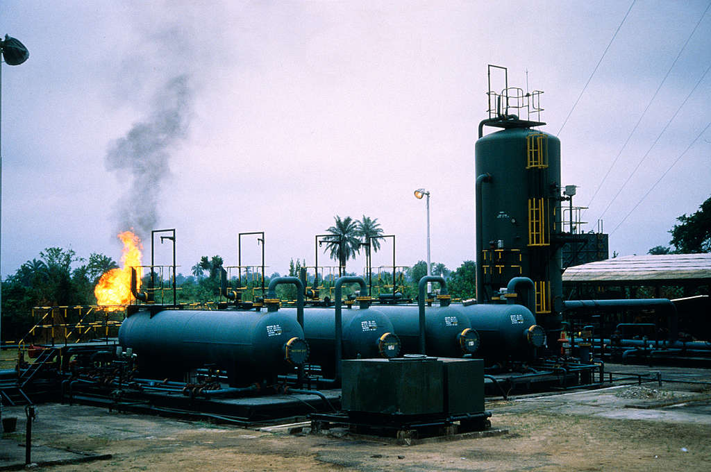 Shell's Kora Kora Oil Field, Nigeria. © Tim Lambon / Greenpeace