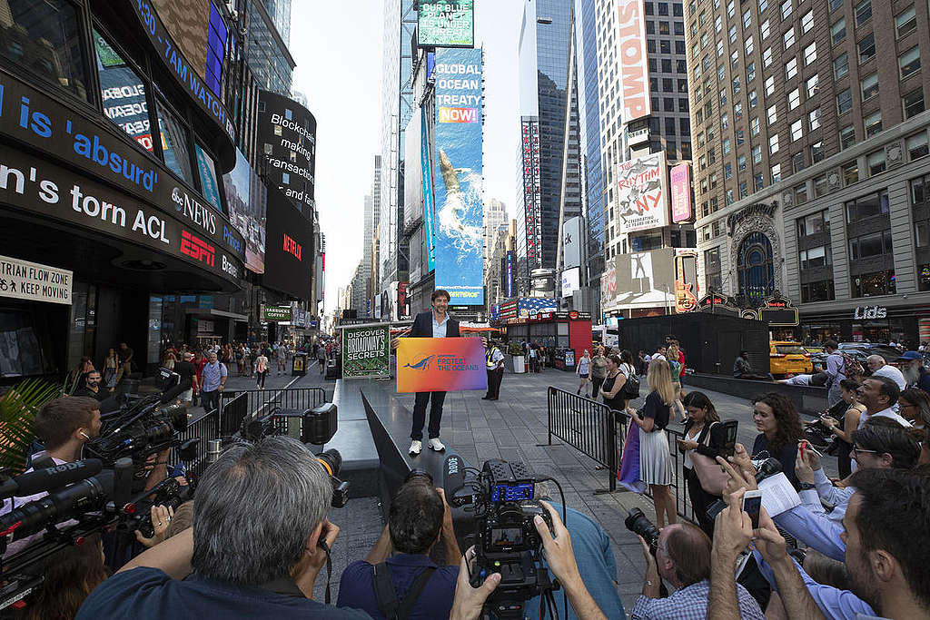 Javier Bardem Campaigns for Global Ocean Treaty in New York. © Jason Miczek / Greenpeace