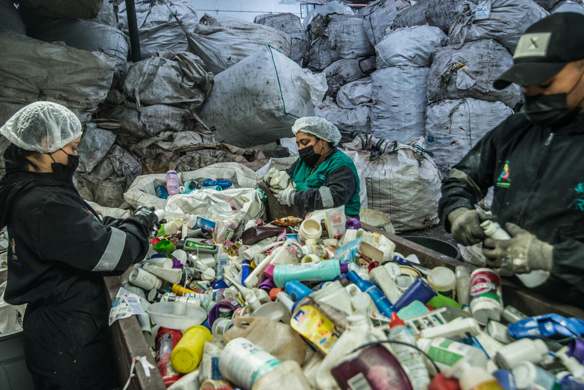 Waste Management and Recycling in Bogotá, Colombia. © Juan Pablo Eijo / Greenpeace