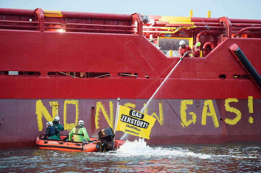 Protest Against Pipeline Laying on the Island of Rügen. © Gregor Fischer / Greenpeace