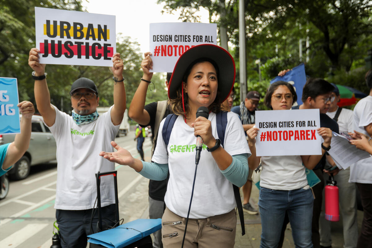 No to Parex Protest in Manila. © Basilio Sepe / Greenpeace