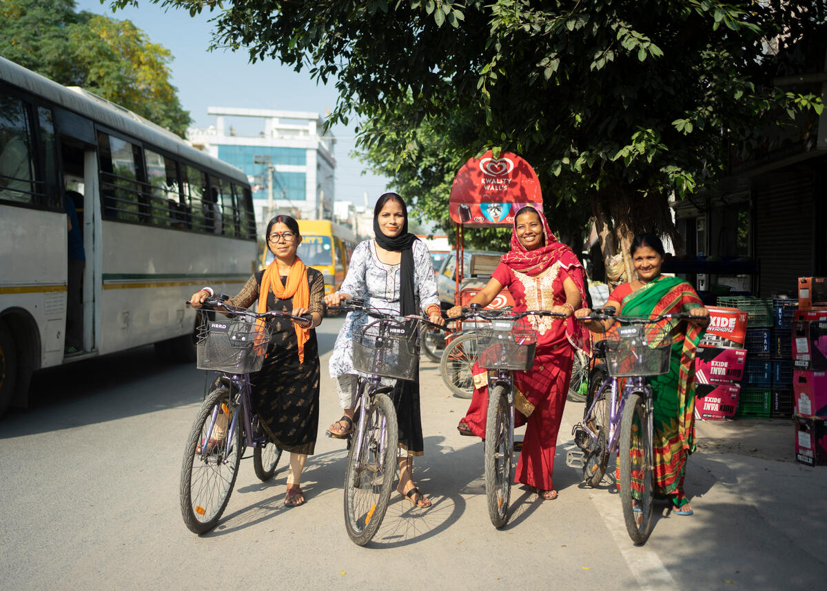 Kusum Lata and Other Residents in India. © Greenpeace / Vinit Gupta