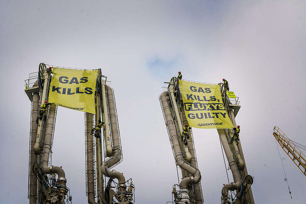 Action against LNG in Zeebrugge, Belgium. © Eric De Mildt / Greenpeace